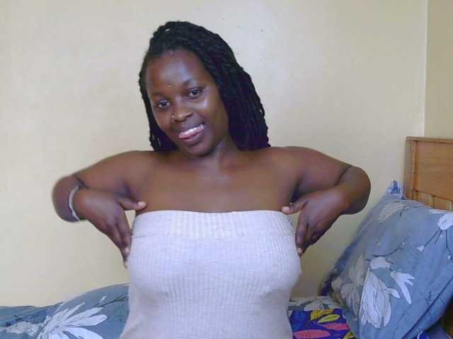 chelsdiva's BongaCams show and profile