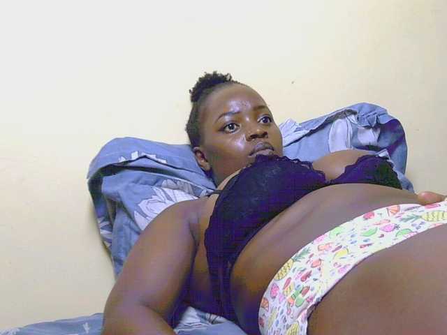 chelsdiva webcam bongacams model stream image