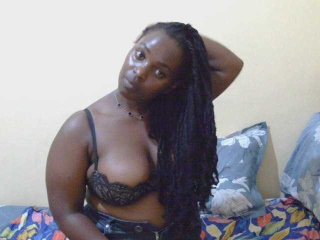 chelsdiva's BongaCams show and profile