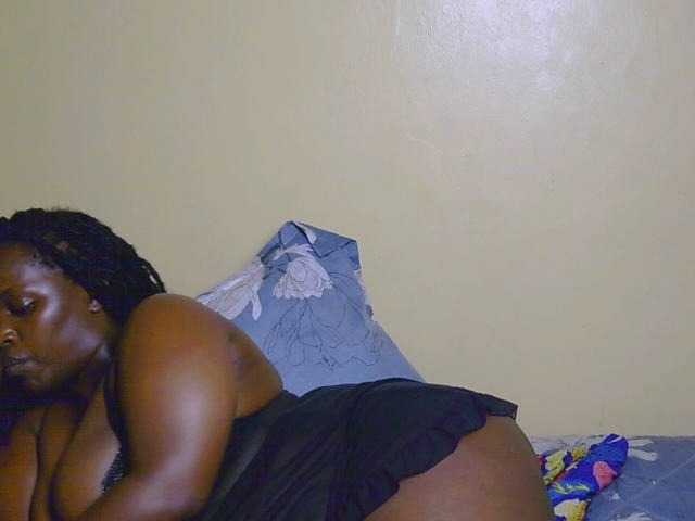 chelsdiva's BongaCams show and profile