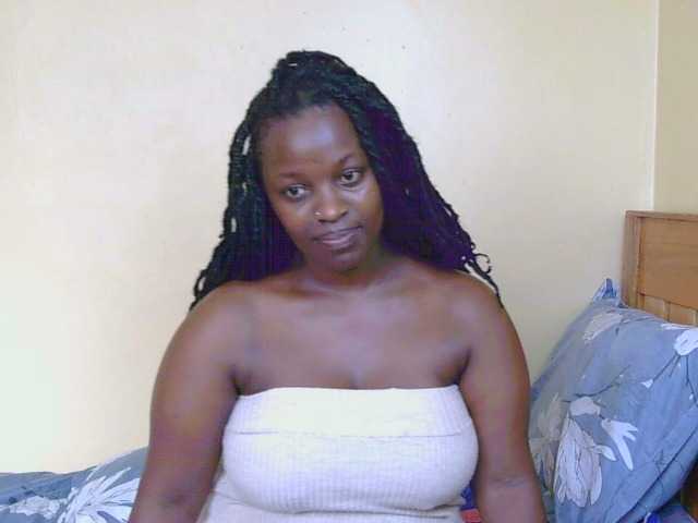 chelsdiva's BongaCams show and profile