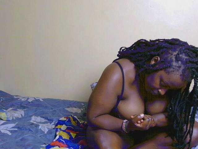 chelsdiva's BongaCams show and profile