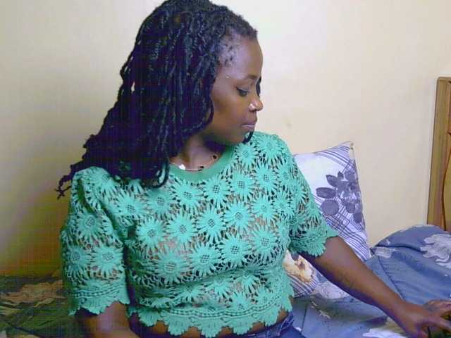 chelsdiva's BongaCams show and profile