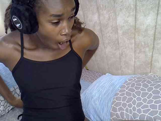 cherryblossomm webcam