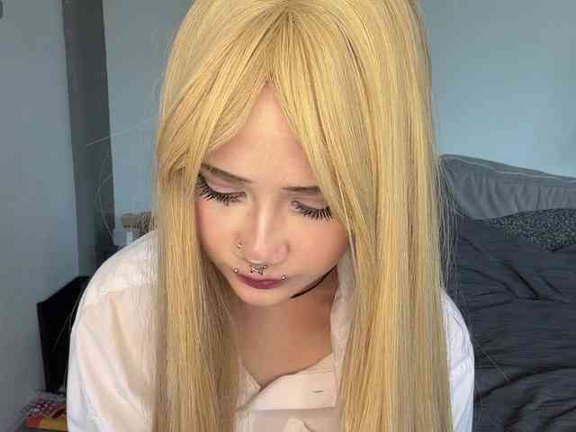 Model: MeowAkira