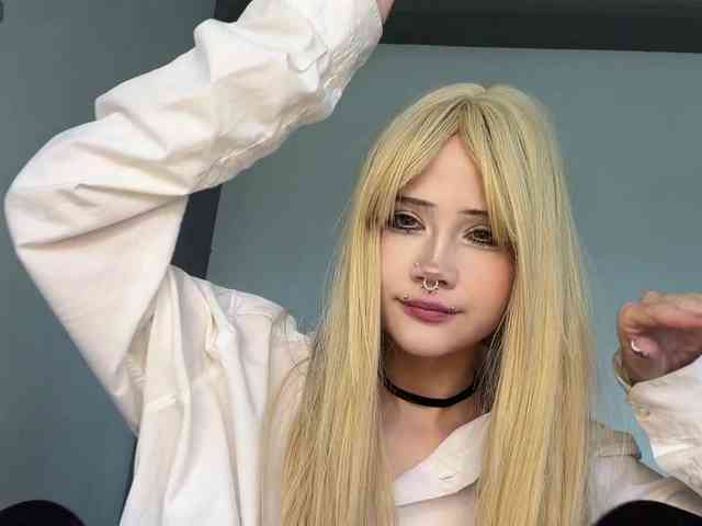 Model: MeowAkira