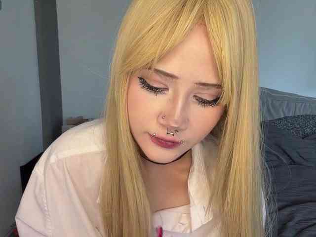 Model: MeowAkira