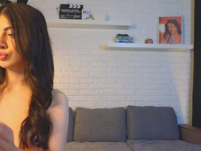 qwwwelbi live cam on BongaCams