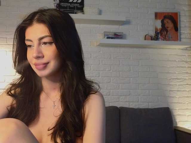 qwwwelbi live cam on BongaCams