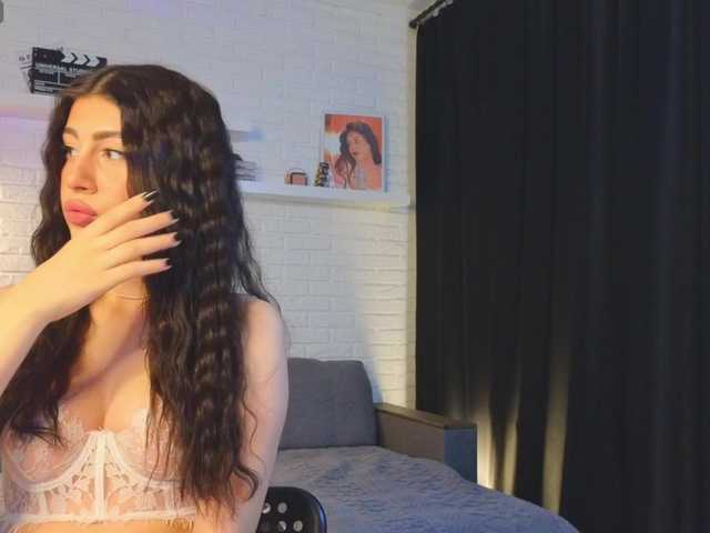 qwwwelbi live cam on BongaCams