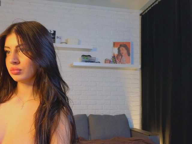 qwwwelbi live cam on BongaCams