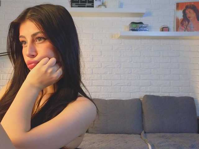 qwwwelbi live cam on BongaCams