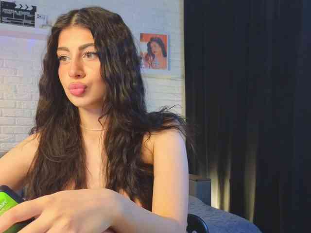 qwwwelbi Sex Cam Show