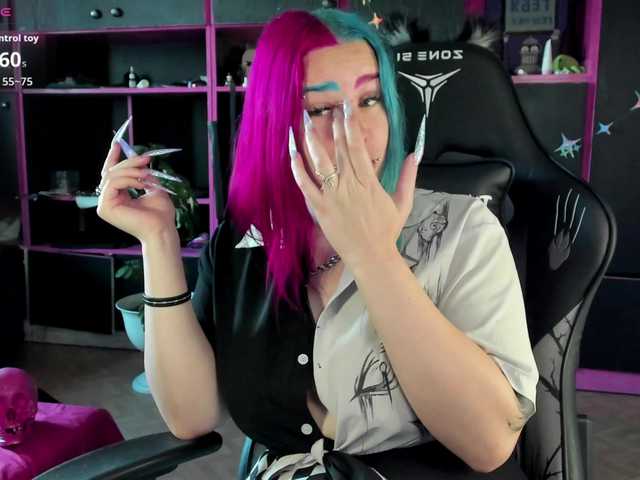 Neon-Baddie live cam on BongaCams
