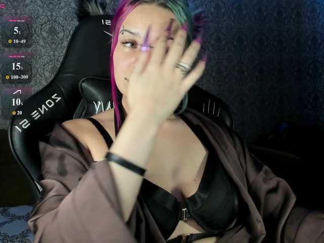 Neon-Baddie, en vivo ahora en BongaCams