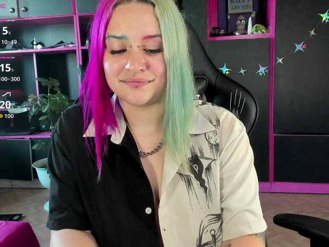 Neon-Baddie