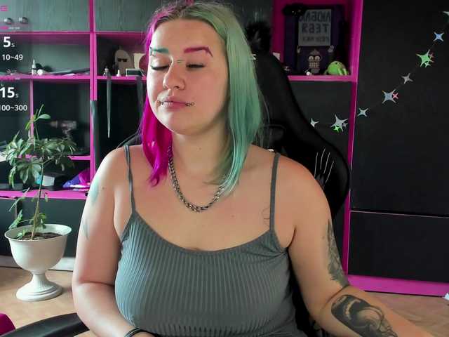 Neon-Baddie