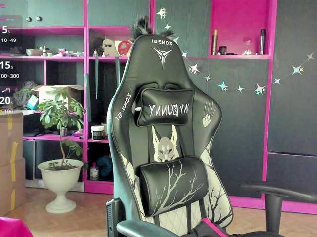 Neon-Baddie