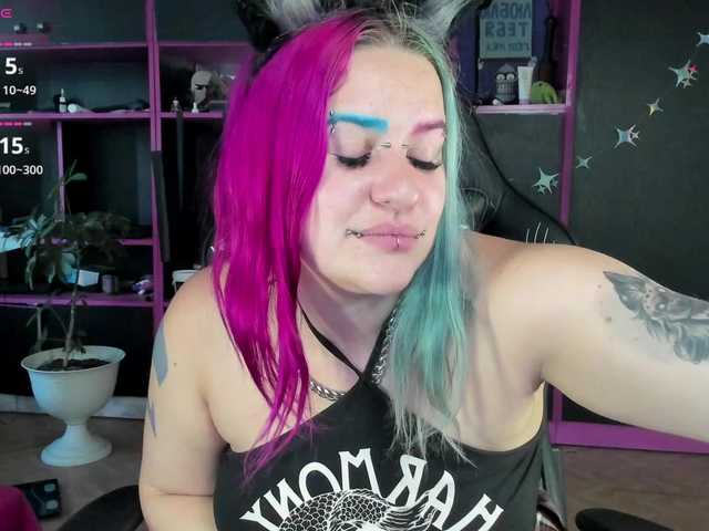 Neon-Baddie live webcam show