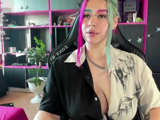 Neon-Baddie live webcam show
