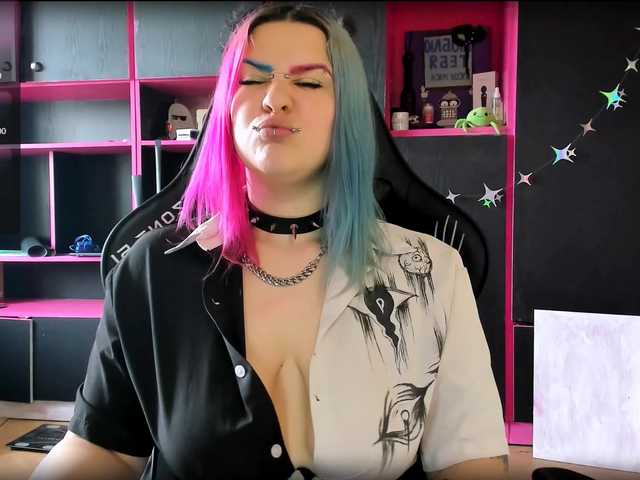 Neon-Baddie live cam on BongaCams