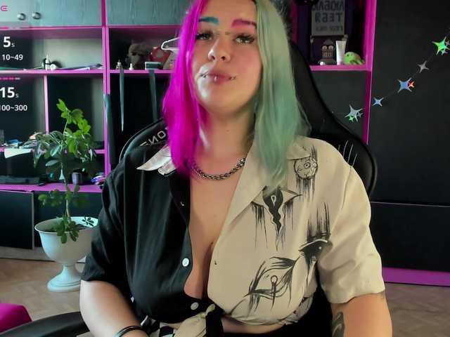 Neon-Baddie live webcam show