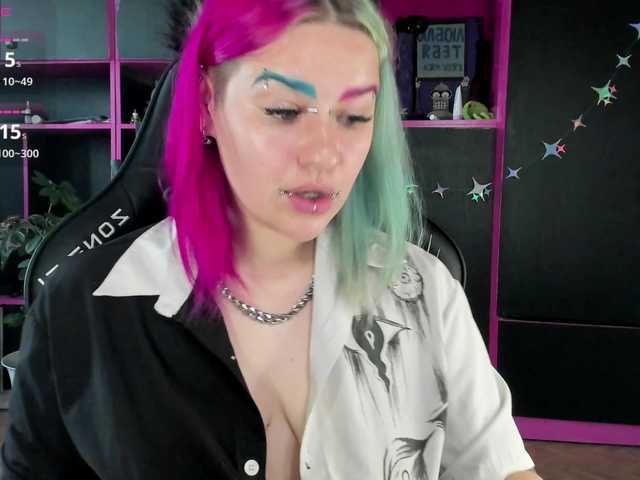 Neon-Baddie