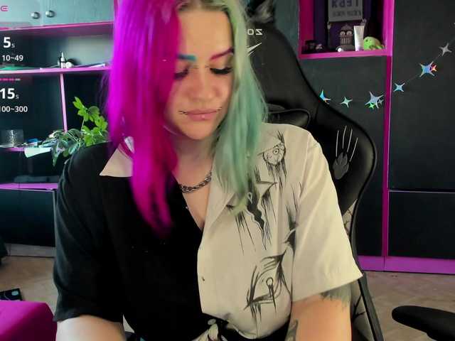 Neon-Baddie live cam on BongaCams