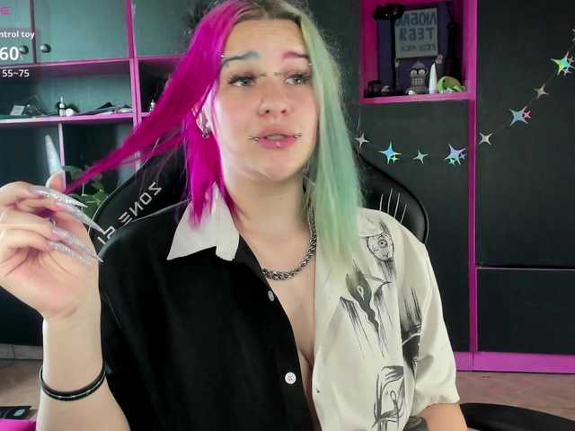Neon-Baddie