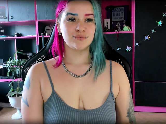 Neon-Baddie live cam on BongaCams