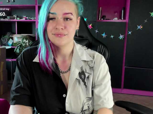 Neon-Baddie live cam on BongaCams