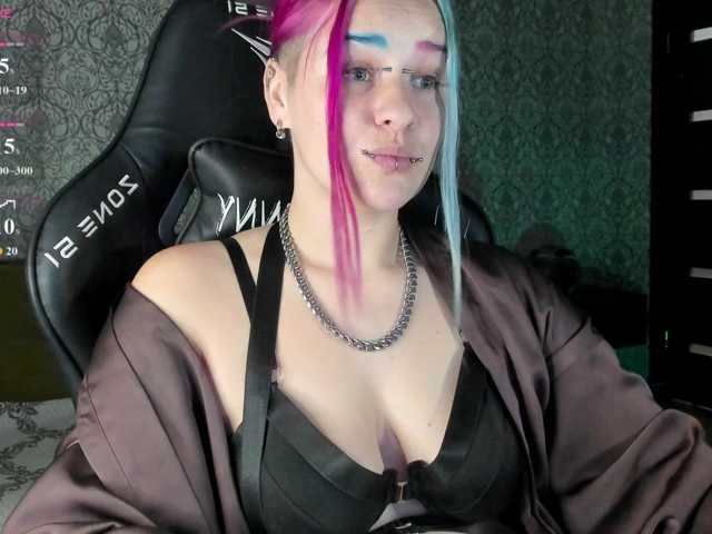Neon-Baddie