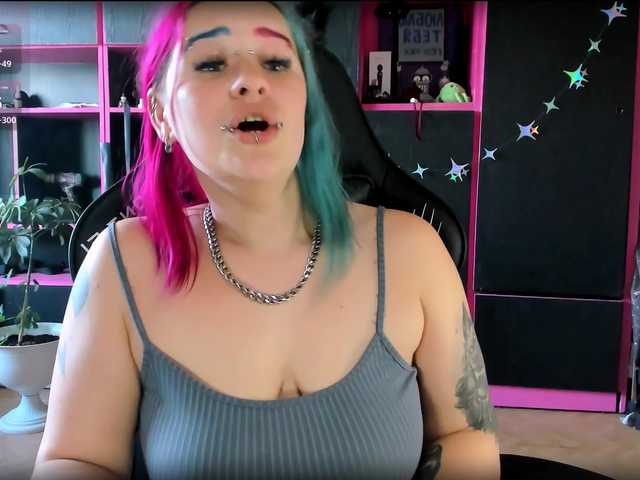 Neon-Baddie live cam on BongaCams