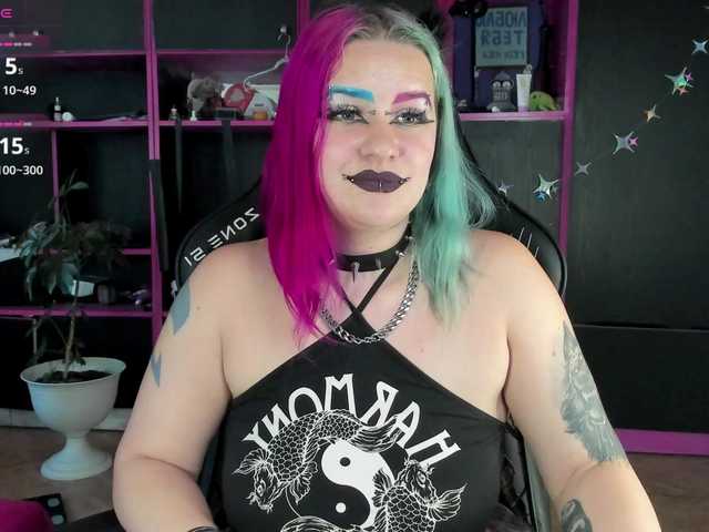 Neon-Baddie live webcam show
