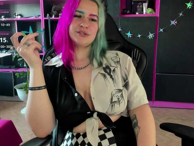 Neon-Baddie