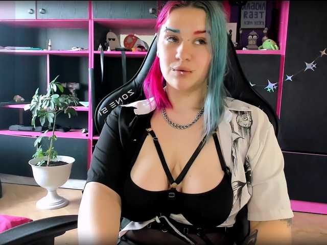 Neon-Baddie live cam on UnifiedCams
