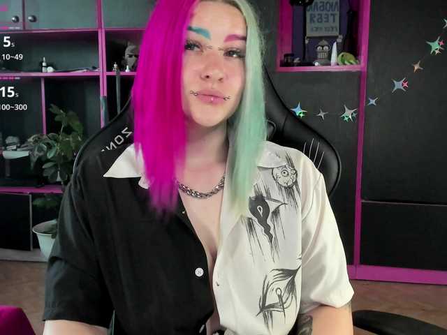 Neon-Baddie