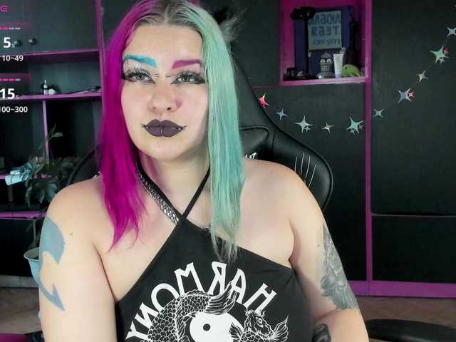 Neon-Baddie live webcam show