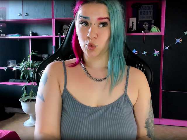 neon-baddie cam belle