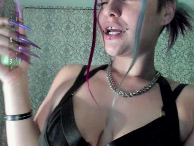 Neon-Baddie