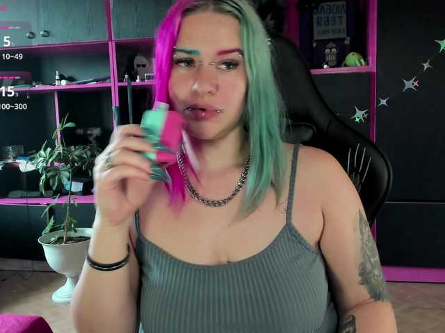 Neon-Baddie