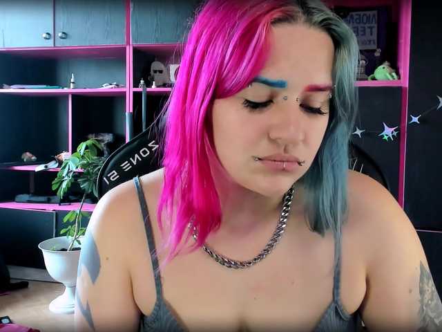 Neon-Baddie