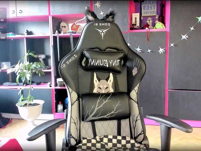 Neon-Baddie live cam on BongaCams