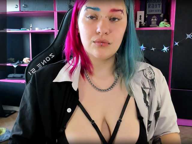 Neon-Baddie live cam on BongaCams