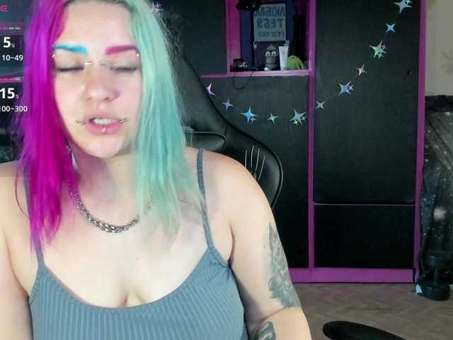 Neon-Baddie live webcam show