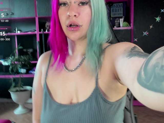 Neon-Baddie