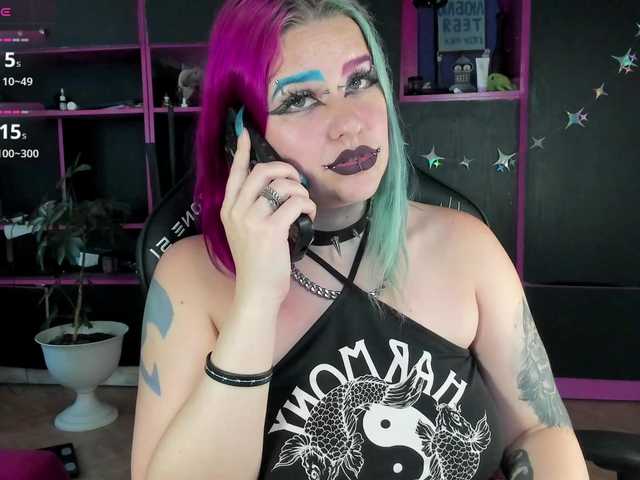 Neon-Baddie