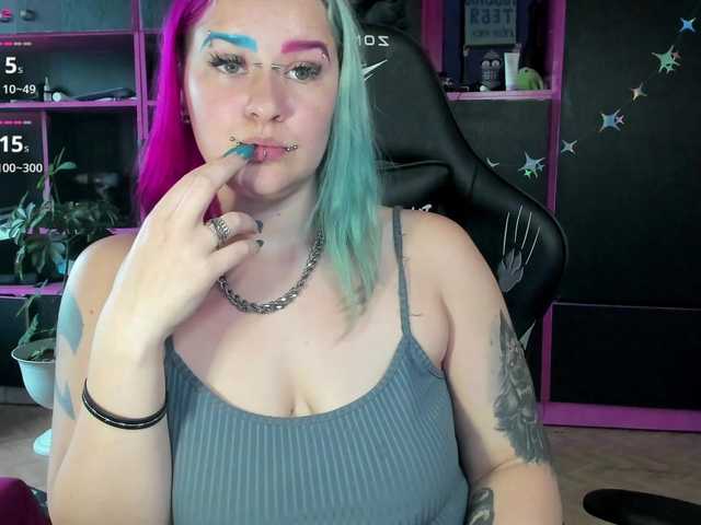 Neon-Baddie live webcam show