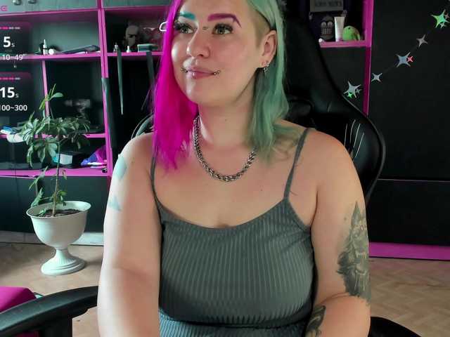 Neon-Baddie