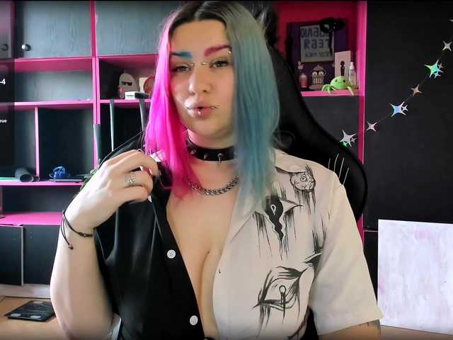 Neon-Baddie live cam on BongaCams